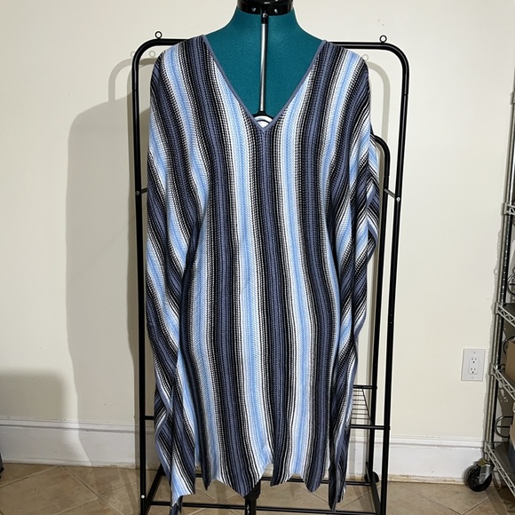 NWT: BCBG MaxAzria Women’s Sweater Poncho, size OS - Picture 1 of 16